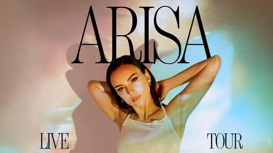 Arisa si esibisce in concerto al Teatro Romano, un appuntamento imperdibile per gli ospiti dell'Albergo Fontana che cercano un soggiorno culturale nel cuore della città.