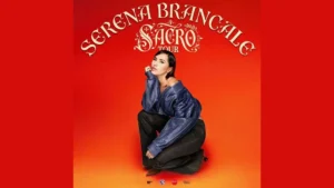 L'artista Serena Brancale si esibisce dal vivo al Teatro Romano di Verona tra ritmi soul e jazz.