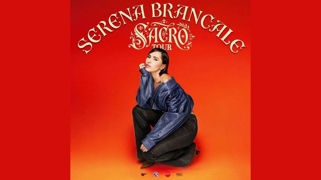 L'artista Serena Brancale si esibisce dal vivo al Teatro Romano di Verona tra ritmi soul e jazz.